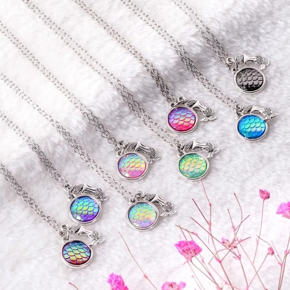 Iridescent Mermaid Necklace - Picture 5 of 5
